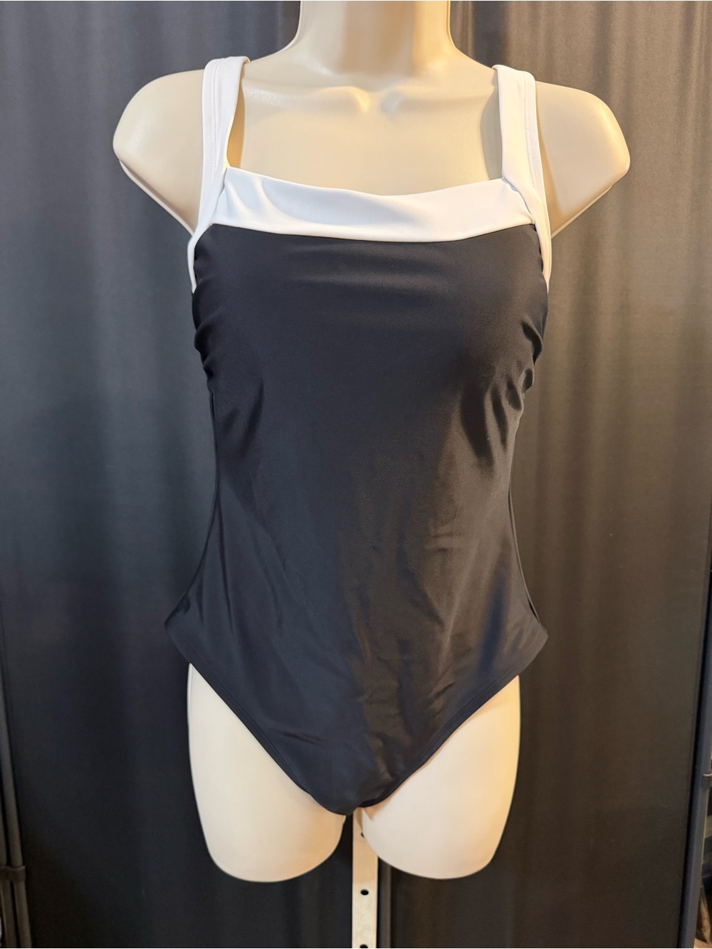 Shade & Shore  Binding Scoop Neck Full Coverage One Piece Swimsuit Black/Cream